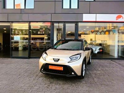 Usado Toyota Aygo X 72 CV (52 kW) 2022 Beige SUV