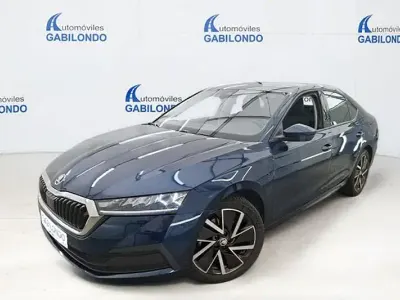 Usado Skoda Octavia Ambition 204 CV (150 kW) 2021 Azul Berlina