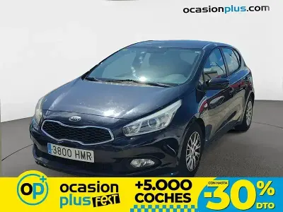Usado Kia Ceed GT 90 CV (66 kW) 2012 Negro Utilitario