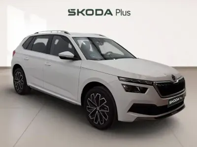 Usado Skoda Kamiq Style 110 CV (80 kW) 2022 Blanco SUV