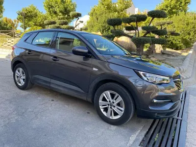 Usado Opel Grandland X S 131 CV (96 kW) 2018 Gris SUV