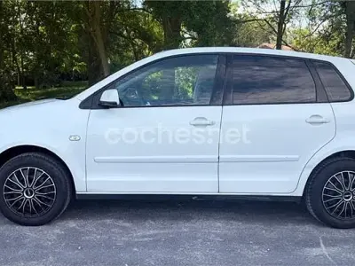 Usado VW Polo Highline 75 CV (55 kW) 2002 Blanco Berlina