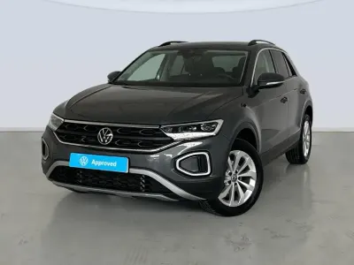 Usado VW T-Roc Life 150 CV (110 kW) 2023 Gris SUV
