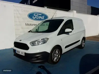 Usado Ford Transit Courier Trend 100 CV (73 kW) 2016 Blanco Van
