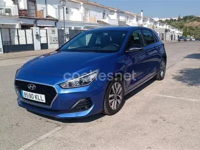 Usado Hyundai i30 GO! 95 CV (69 kW) 2018 Azul Berlina