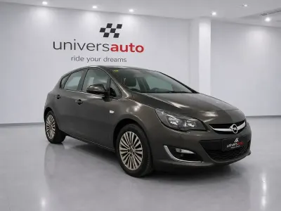 Usado Opel Astra Selective 110 CV (80 kW) 2013 Marrón