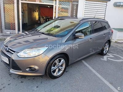 Usado Ford Focus Trend 100 CV (73 kW) 2014 Beige Familiar