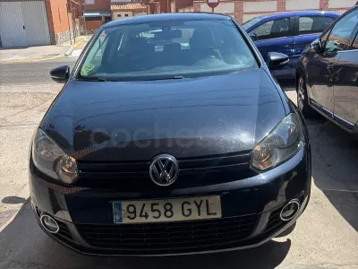 Usado VW Golf VI 105 CV (77 kW) 2010 Negro Utilitario