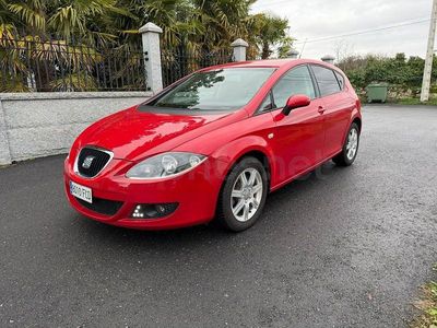 Usado Seat Leon Sport 105 CV (77 kW) 2007 Rojo Berlina