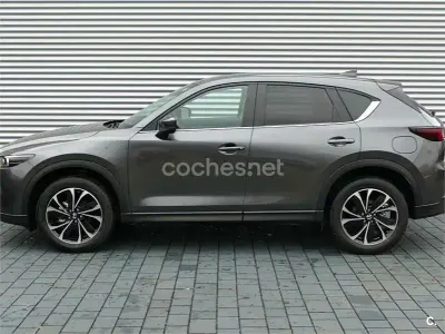 Usado Mazda CX-5 Newground 165 CV (121 kW) 2022 Gris / plata SUV