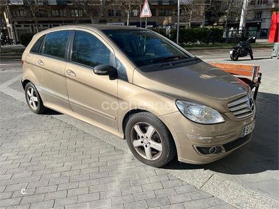 Usado Mercedes B180 109 CV (80 kW) 2008 Marrón Monovolumen