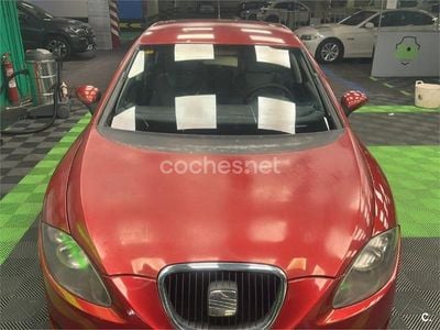 Usado Seat Leon Reference 105 CV (77 kW) 2005 Granate Utilitario