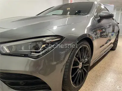 Usado Mercedes CLA200 163 CV (119 kW) 2020 Gris / plata Berlina