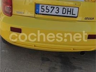 Begagnad Toyota Celica 143 HK (105 kW) 2005 Gul Sportkupé