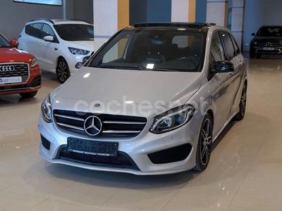 Usado Mercedes B200 136 CV (100 kW) 2018 Gris / plata Monovolumen