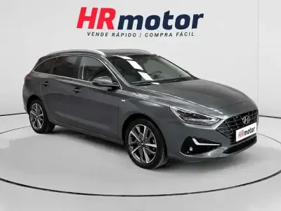 Usado Hyundai i30 120 CV (88 kW) 2024 Negro Familiar