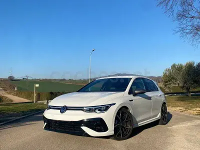 Usado VW Golf VIII R 320 CV (235 kW) 2022 Blanco Berlina