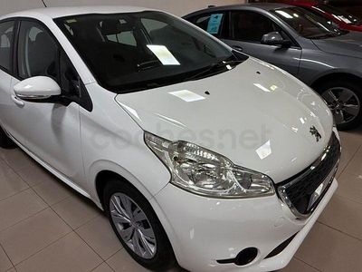 Usado Peugeot 208 Active 92 CV (67 kW) 2014 Blanco Utilitario