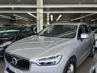 Usado Volvo XC60 Momentum 197 CV (144 kW) 2019 Gris / plata SUV
