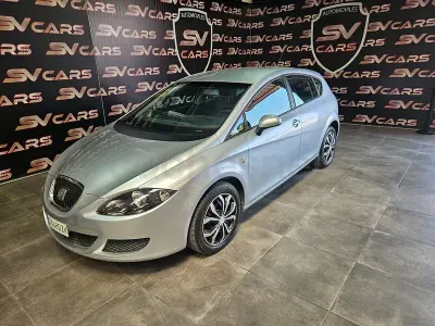Usado Seat Leon Reference 140 CV (102 kW) 2006 Gris / plata Utilitario