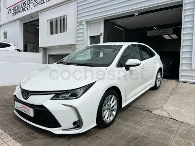 Usado Toyota Corolla Active 122 CV (89 kW) 2022 Blanco Berlina