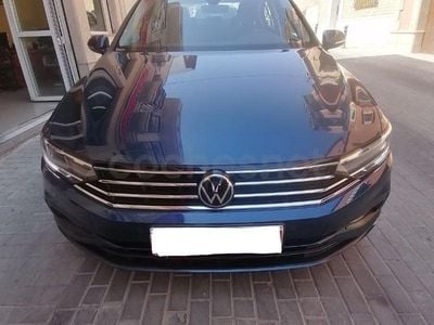 Usado VW Passat 150 CV (110 kW) 2021 Azul Berlina