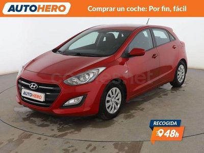 Usado Hyundai i30 100 CV (73 kW) 2016 Rojo Berlina