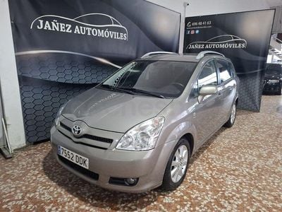 Usado Toyota Corolla Verso Sol 135 CV (99 kW) 2004 Beige Monovolumen