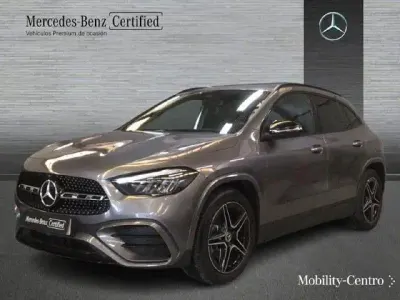 Usado Mercedes GLA200 150 CV (110 kW) 2024 Gris montaña SUV