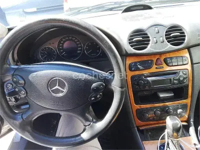 Usado Mercedes CLK270 Elegance 170 CV (125 kW) 2003 Gris / plata Coupe