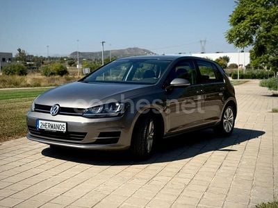 Beige Usado 2016 VW Golf Advance Berlina | 16.000 € (Precio justo)