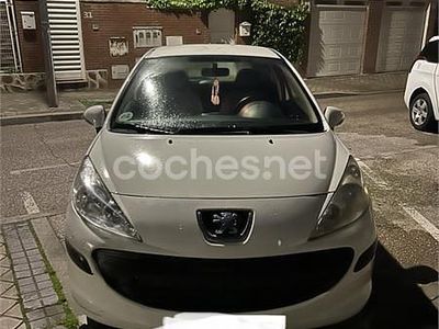 Usado Peugeot 207 70 CV (51 kW) 2008 Blanco Berlina