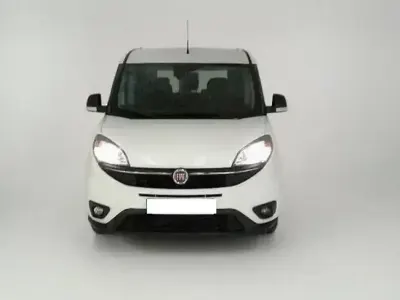 Usado Fiat Doblò 105 CV (77 kW) 2021 Blanco Monovolumen