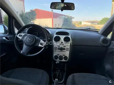 Usado Opel Corsa Cosmo 85 CV (62 kW) 2010 Negro Utilitario