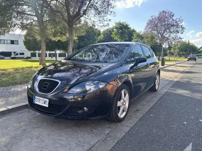 Usado Seat Leon Reference 140 CV (102 kW) 2006 Negro Utilitario