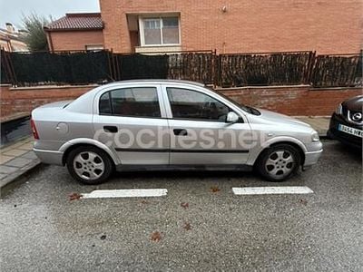 Usado Opel Astra Elegance 115 CV (84 kW) 2001 Gris / plata Berlina