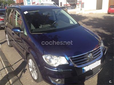 Usado VW Touran Highline 140 CV (102 kW) 2008 Azul Monovolumen