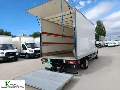 Usado Ford Transit Trend 131 CV (96 kW) 2024 Blanco Van
