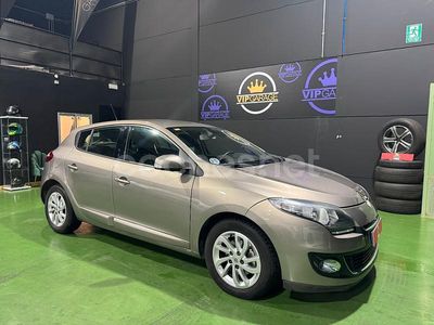 Gris / plata Usado 2012 Renault Mégane Dynamique Berlina | 7990 € (Precio justo)