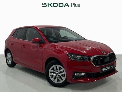 Usado Skoda Fabia Selection 115 CV (84 kW) 2025 Rojo Utilitario
