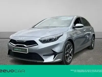 Occasion Kia Ceed 120 PK (88 kW) 2024 Grijs Hatchback