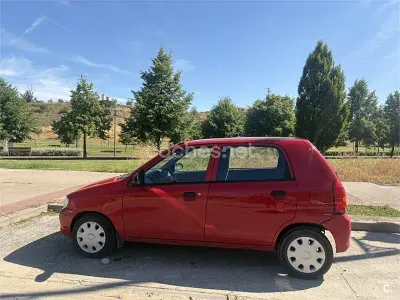 Usado Suzuki Alto 63 CV (46 kW) 2004 Rojo Utilitario