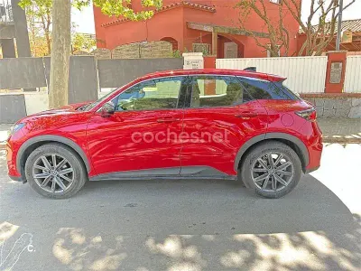 Usado Lexus LBX 136 CV (100 kW) 2025 Rojo SUV