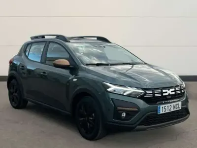 Usado Dacia Sandero Extreme 101 CV (74 kW) 2025 Verde Utilitario