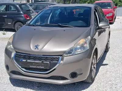 Usado Peugeot 208 Active 95 CV (69 kW) 2012 Gris Utilitario