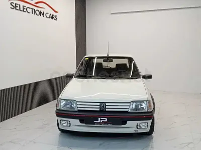 Usado Peugeot 205 GTi 122 CV (89 kW) 1991 Negro Berlina