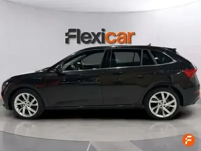 Usado Skoda Scala Sport 110 CV (80 kW) 2022 Negro Utilitario