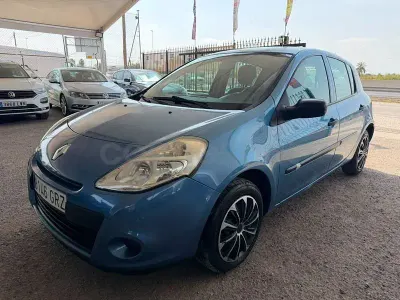 Usado Renault Clio II Authentique 75 CV (55 kW) 2010 Azul Berlina