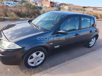 Verde Usado 2007 Renault Mégane II Authentique Berlina | 2800 € (Precio justo)