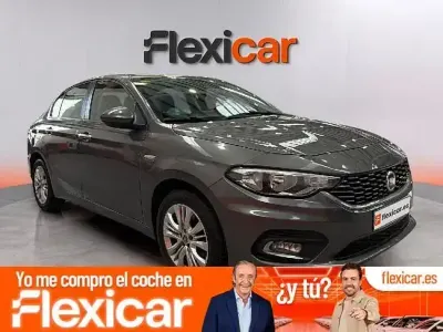 Usado Fiat Tipo Lounge 95 CV (69 kW) 2018 Gris Berlina